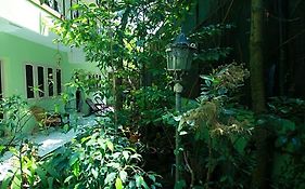 El - Paradiso Home Stay